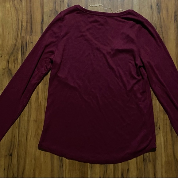 Falls Creek Women’s Long Sleeve V-Neck Cozy Shirt Size Medium - Picture 2 of 13